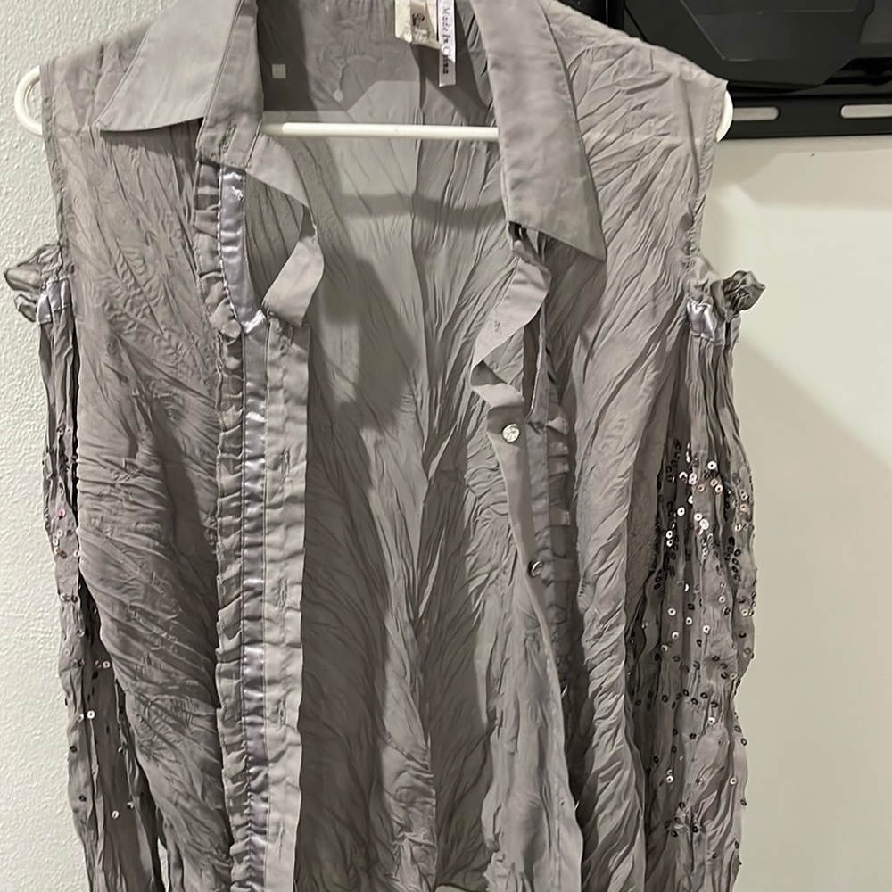 Nice top gray with sequences in good condition